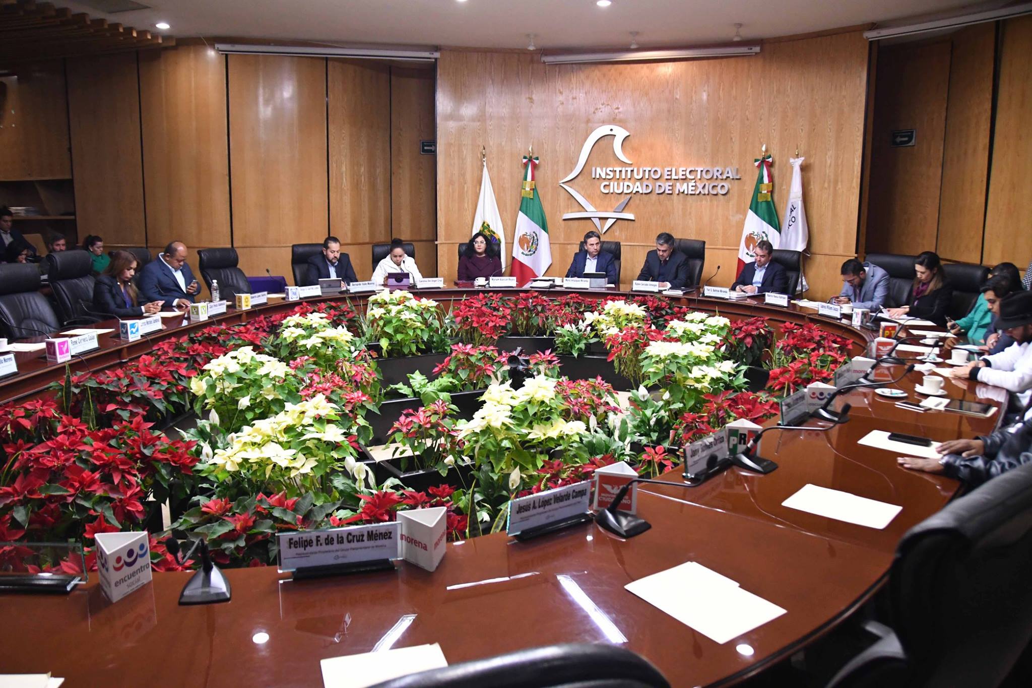 Dos independientes logran firmas para candidatura a Jefe de Gobierno