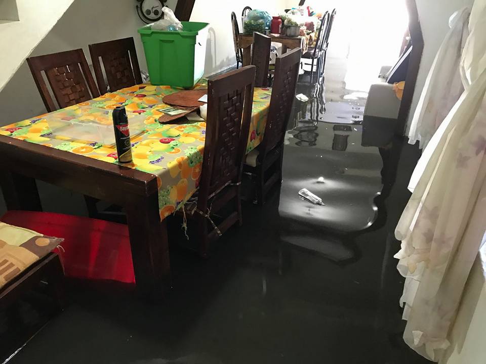 Inundan aguas negras asilo de adultos mayores