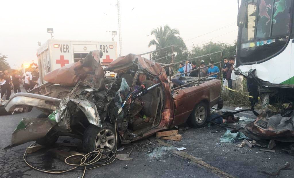 Suman ocho muertos en accidente sobre la carretera Veracruz-Xalapa