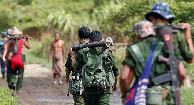 Insurgentes rohinga hieren a seis soldados en Myanmar