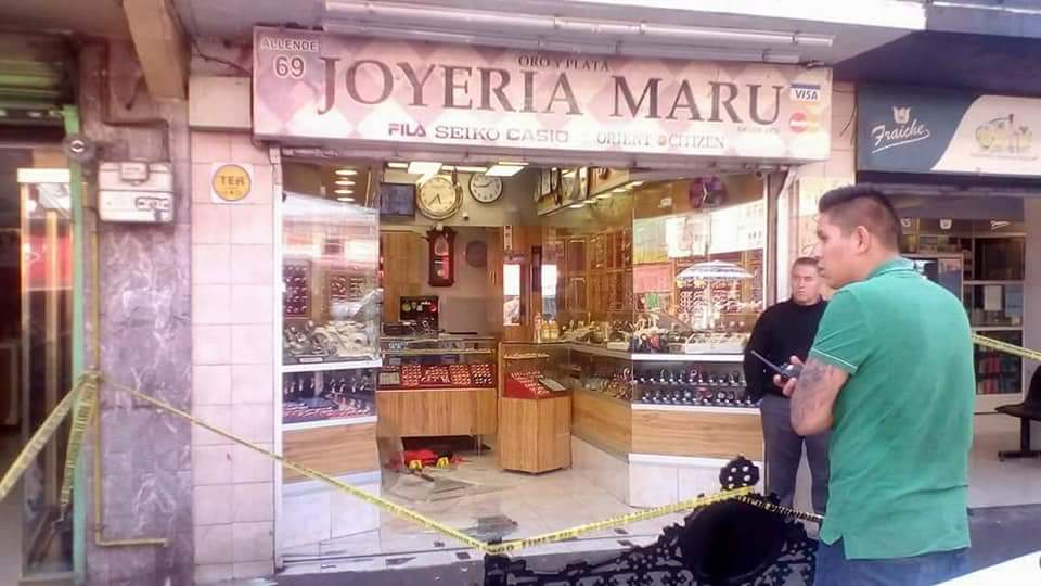 Detienen a presuntos asaltantes de joyería en centro de Tlalnepantla