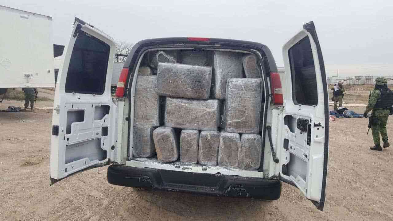 Encuentran 655 kilogramos de mariguana debajo de baño en Tamaulipas