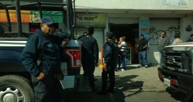 Asesinan a dos afuera de bar en Melchor Ocampo