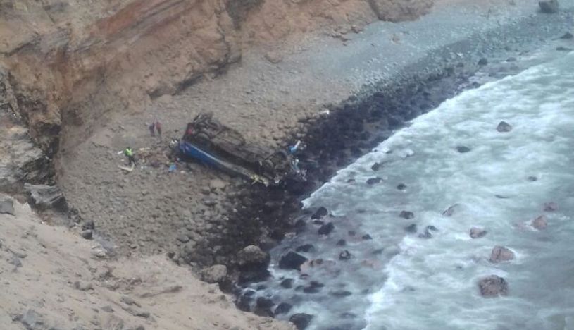 Accidente de autobús en Perú deja al menos 36 muertos