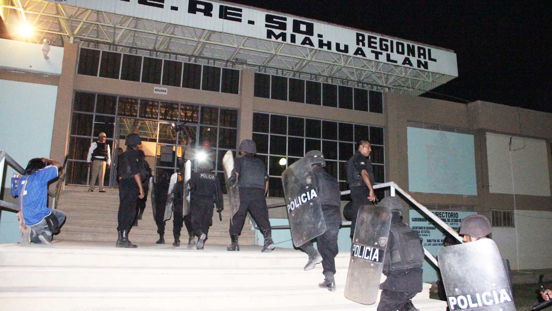 Decomisan artículos y sustancias prohibidas de penales en Oaxaca