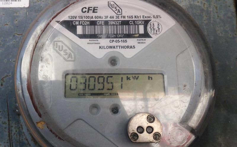 El 41 por ciento de los capitalinos no pagan luz a CFE - CFE2