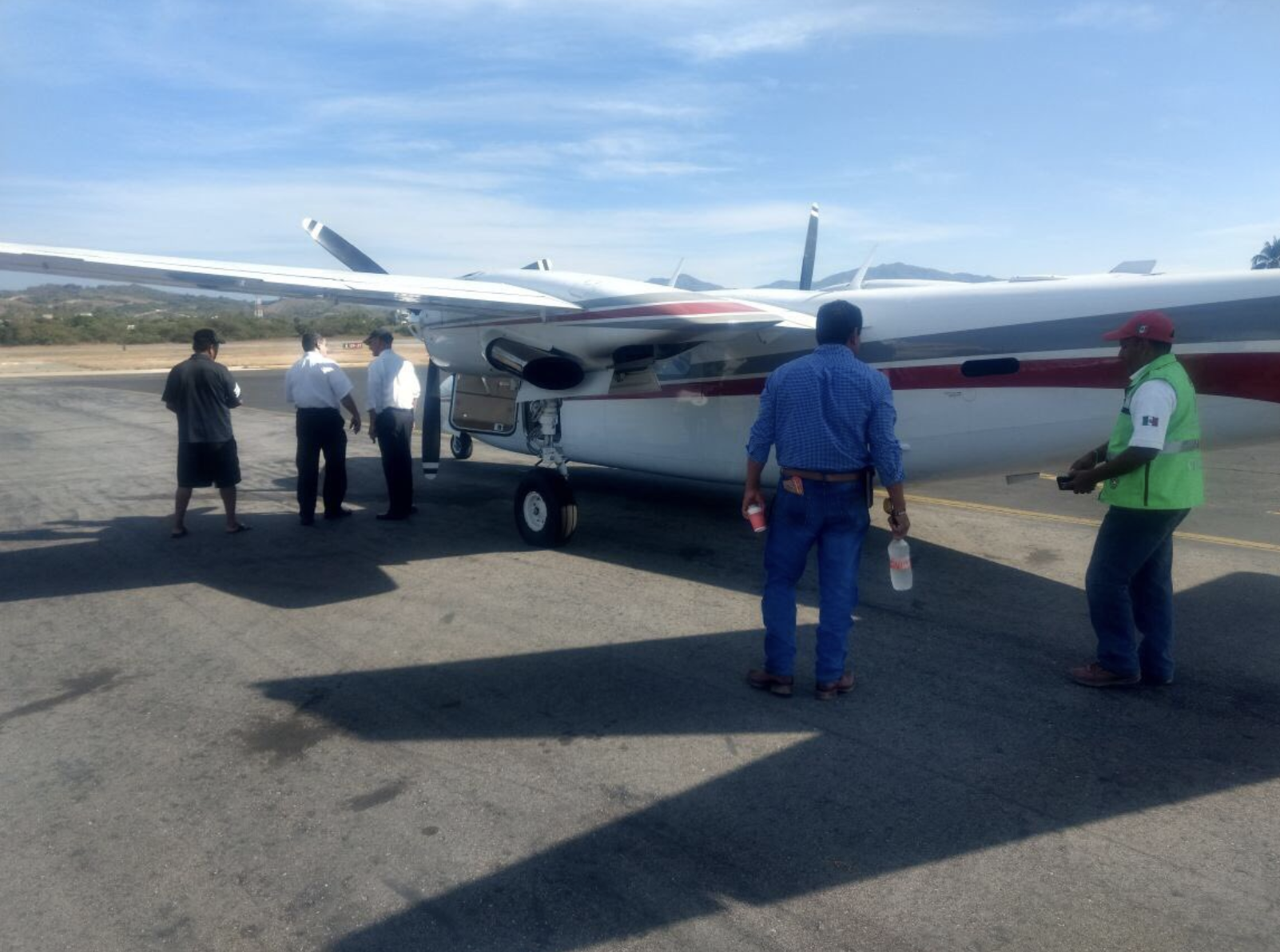 Inician búsqueda por aire a pescadores desaparecidos en Oaxaca