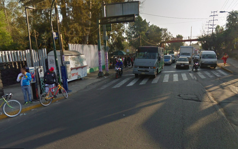 Manifestantes complican tránsito en Xochimilco