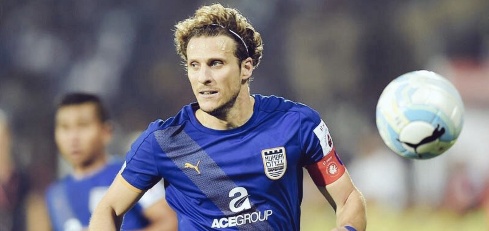 Diego Forlán firma con equipo de la liga de Hong Kong