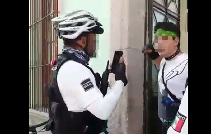 #Video Detienen a madre e hijo por pelea en escuela de Aguascalientes