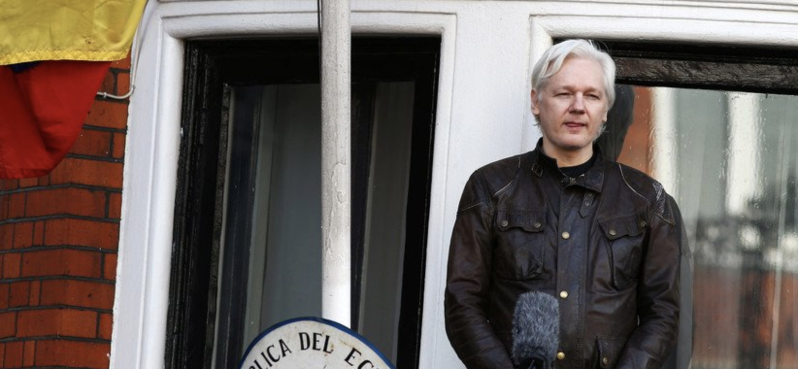 Ecuador confirma que otorgó ciudadanía a Julian Assange