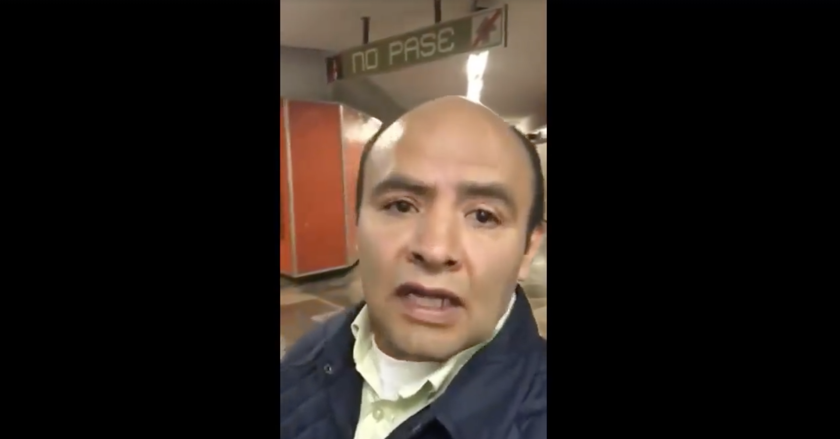 #Video Exhiben a hombre que hizo tocamientos a joven en el Metro