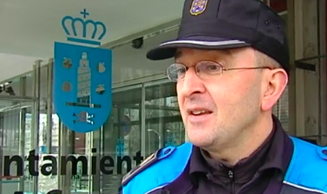 Niño salva a su mamá al llamar a la policía por violencia doméstica