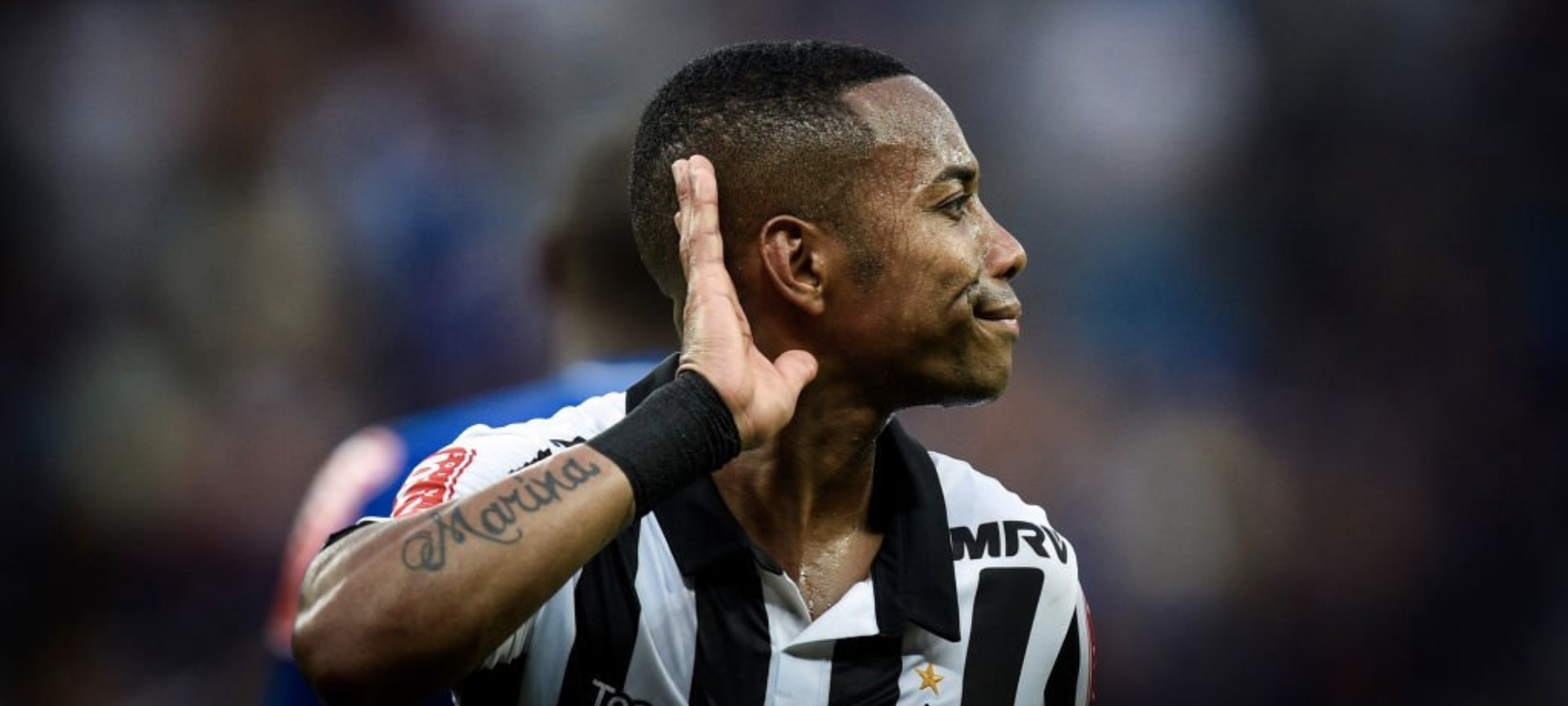 Robinho firma con equipo turco a pesar de sentencia a nueve años de cárcel