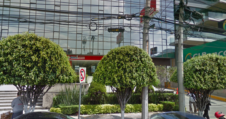 Roban banco en Paseo de las Palmas