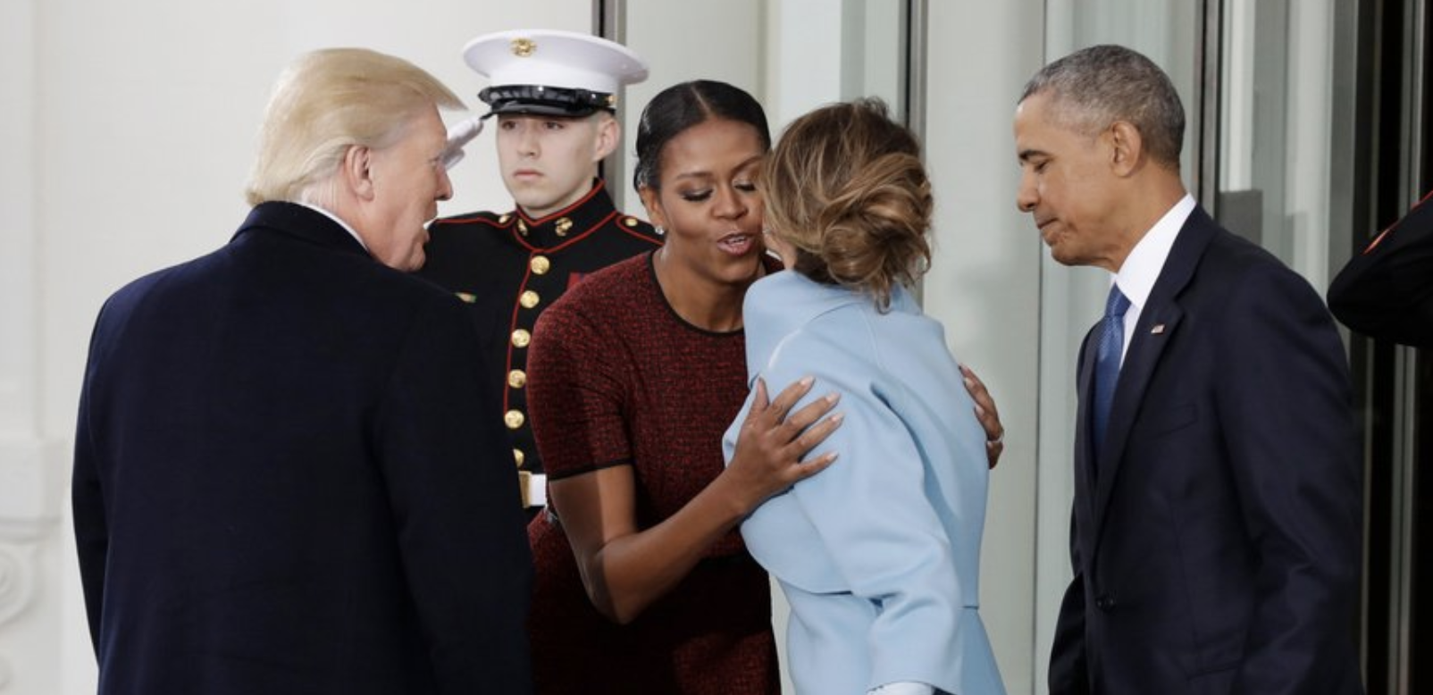 #Video Michelle Obama explica qué le regaló Melania Trump durante la Inauguración