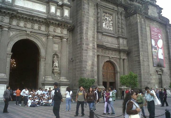 Sufren todas las iglesias de la capital por “pescadores de limosna”