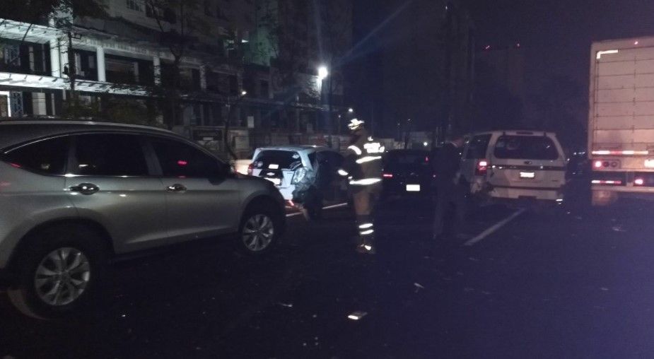 Carámbola en la México-Toluca deja cinco heridos