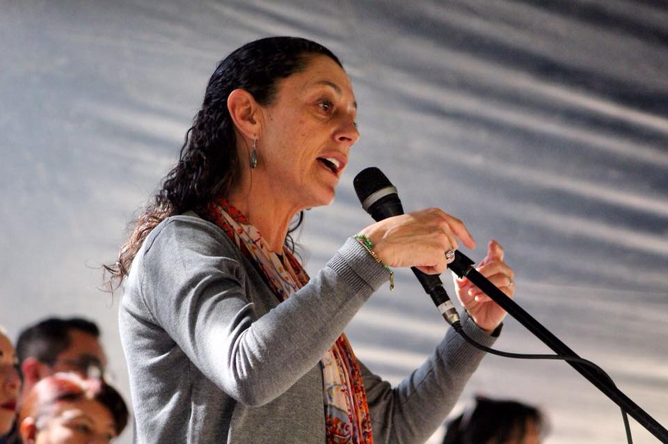 Inmovilizan con la “araña” vehículo de Claudia Sheinbaum Inmovilizan con la “araña” vehículo de Claudia Sheinbaum