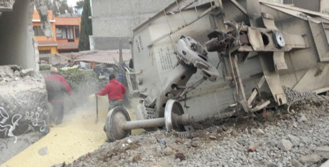 Al menos cinco muertos por descarrilamiento de tren en Ecatepec