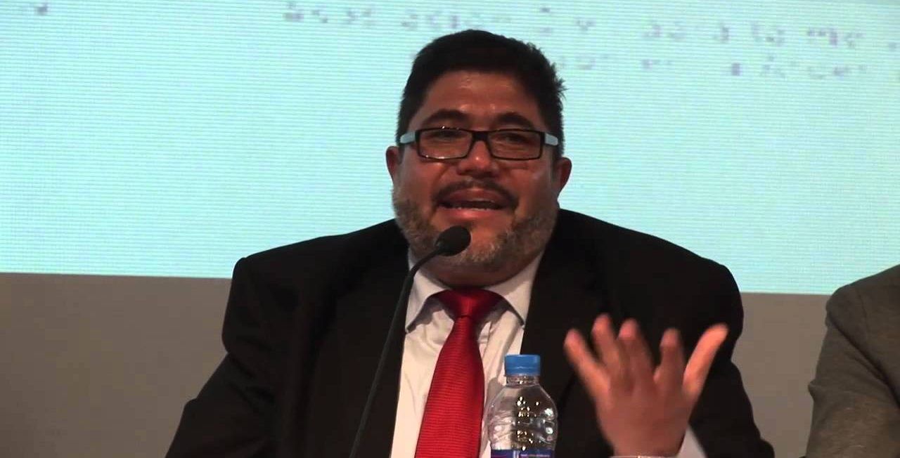 Prometer a los maestros, cumplir a los alumnos: David Calderón