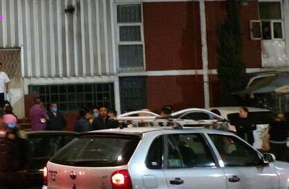 Hallan cuerpos de tres personas en departamento de Iztacalco