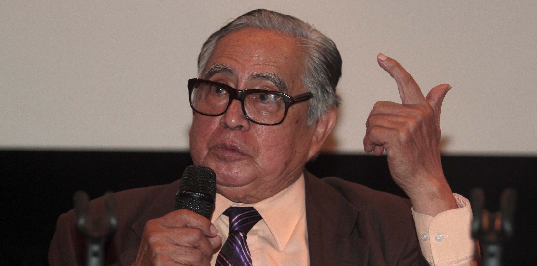 Ingresan nuevamente a Ernesto Gómez Cruz al hospital