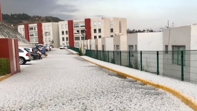 Cae granizo en varios puntos del Estado de México