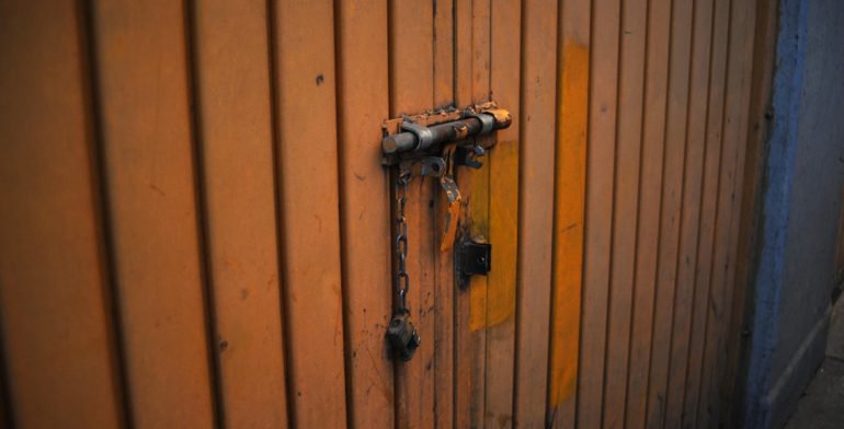 Hombre muere calcinado al intentar robar cables de subestación del Metro