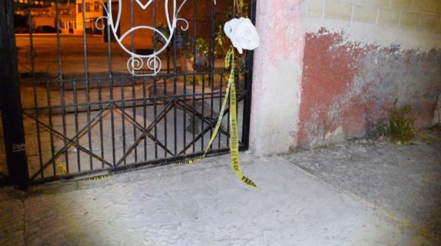 Asesinan a mujer afuera de iglesia en Neza