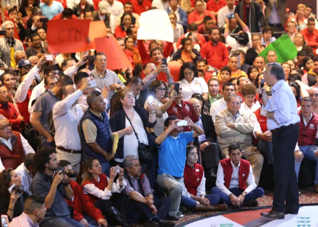 Meade presenta iniciativa para combatir a la corrupción