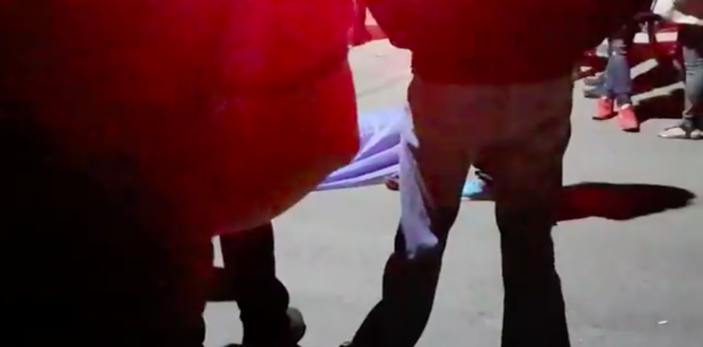 Pobladores linchan a presunto delincuente en San Martín Texmelucan