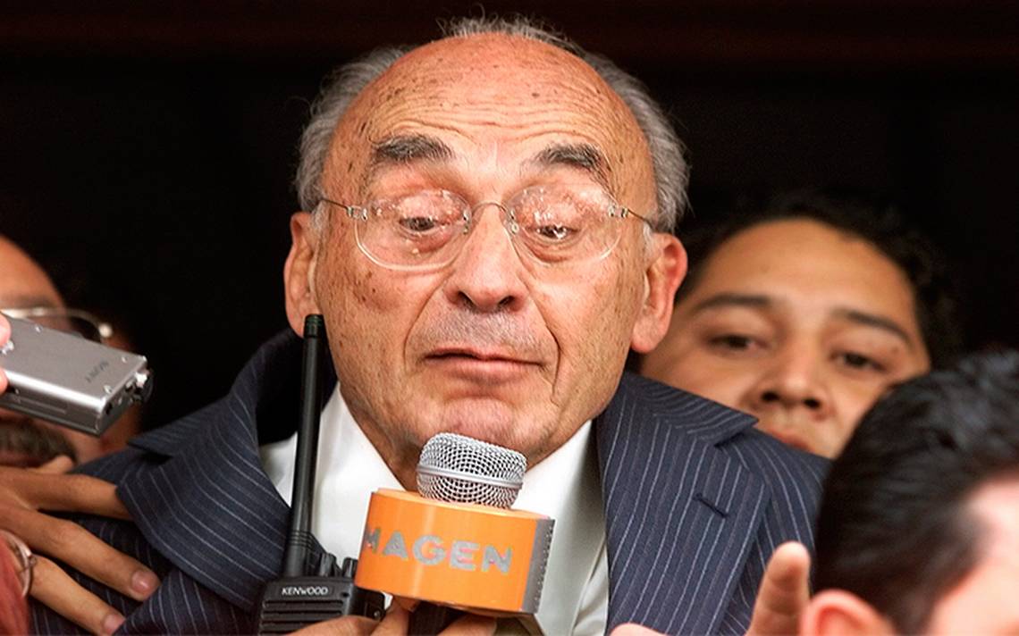 Ingresan a expresidente Luis Echeverría al hospital