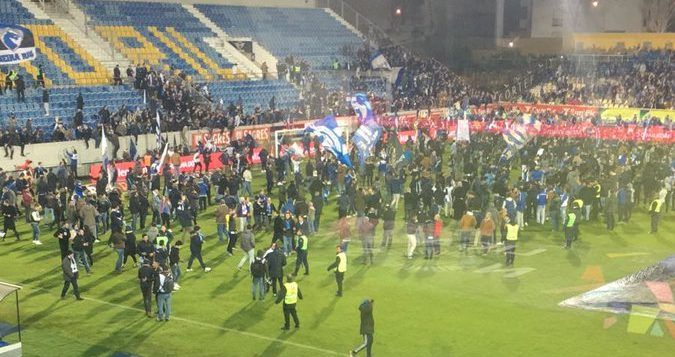 Suspenden partido del Porto por peligro de colapso en estadio