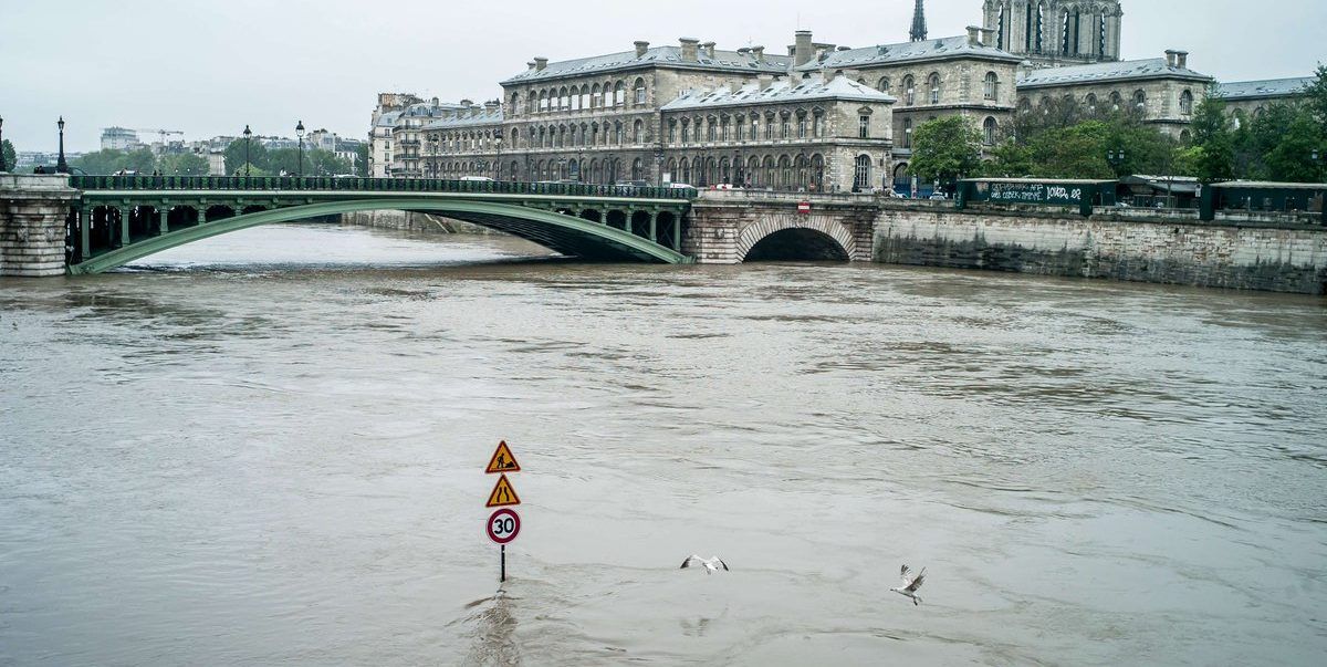 Se desborda Río Sena en París