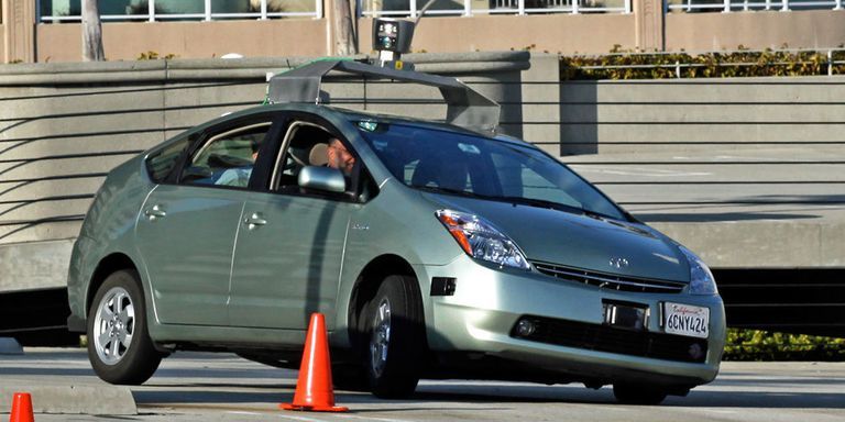 La razón por la que los vehículos autodirigidos tendrán colores claros