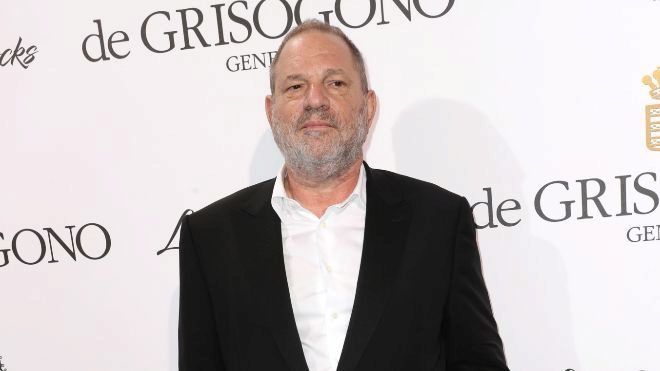 #Video Agreden a golpes a Harvey Weinstein en restaurante de Arizona