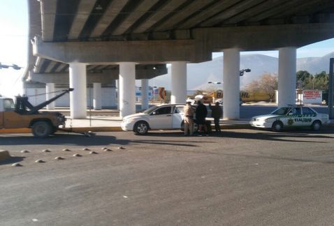 Atropellan a mujer por ir hablando por teléfono