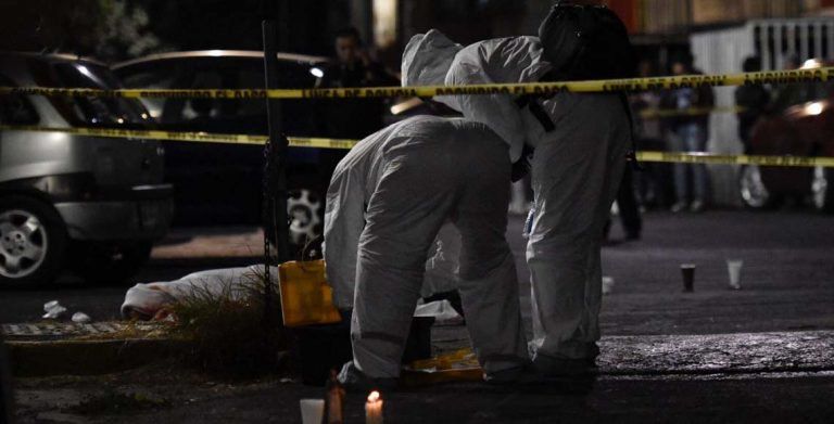 Asesinan a mujer en Iztacalco