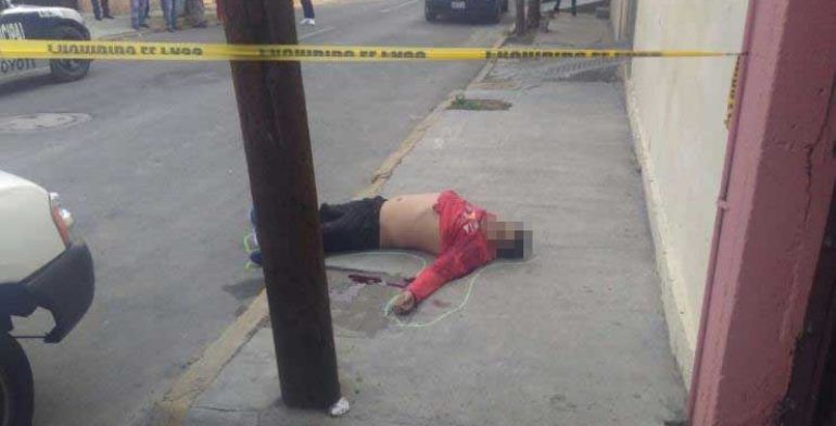 Balean a tres hombres en Neza, muere uno Balean a tres hombres en Neza, muere uno