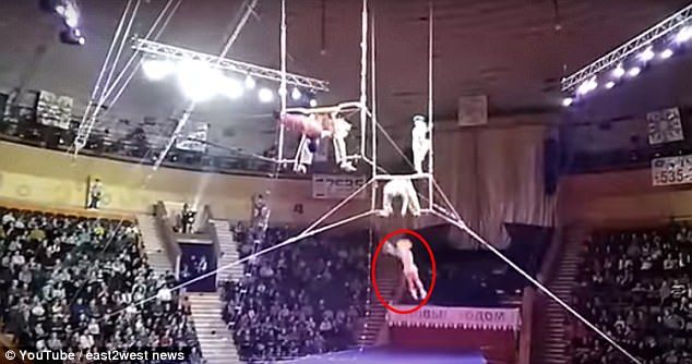 #Video Cae trapecista desde más de 12 metros durante show