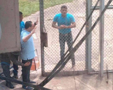 Borge llega a aeropuerto panameño para extradición