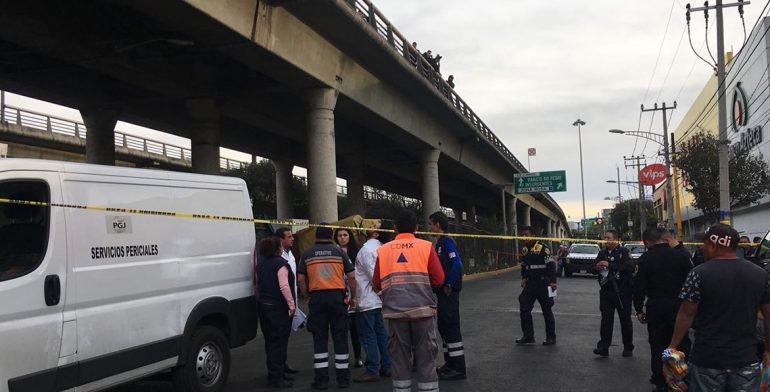 Muere al caer desde puente vehicular en Francisco del Paso y Troncoso