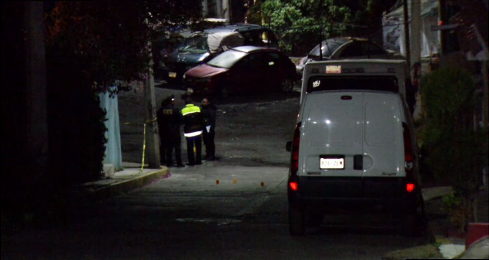 Encuentran dos cadáveres en vehículo en Naucalpan