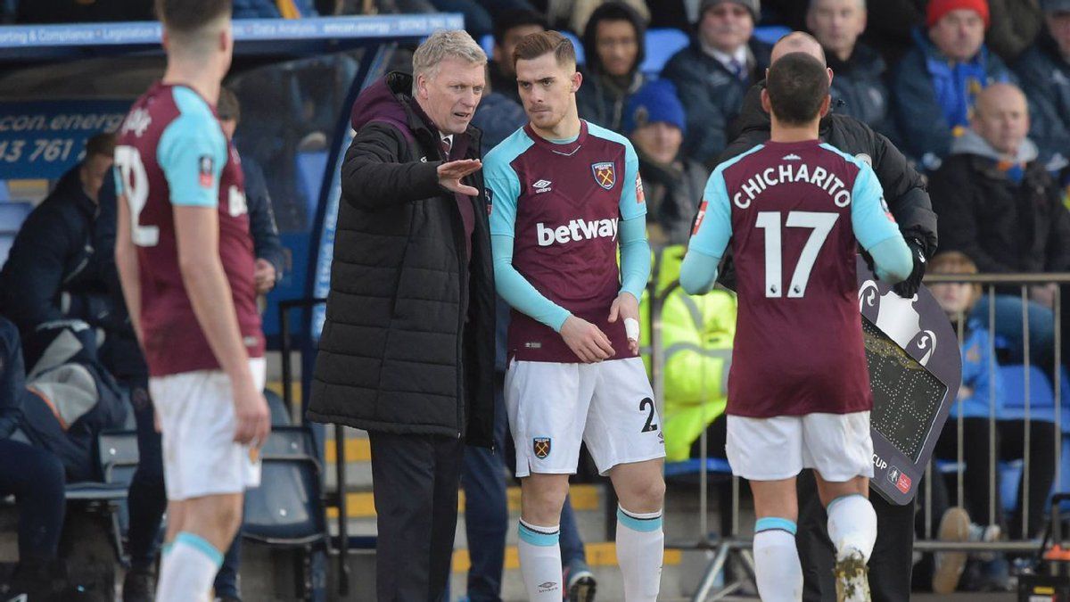Moyes descarta salida de Chicharito del West Ham