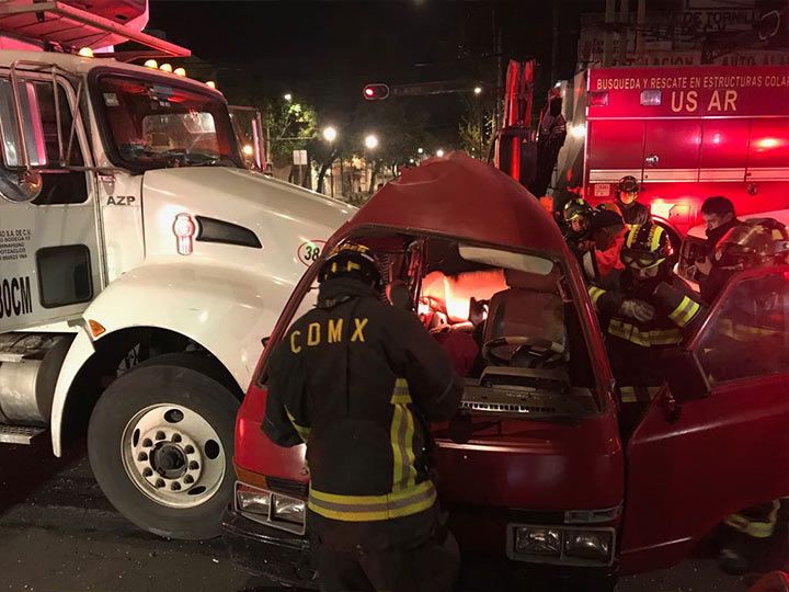 Choque deja tres lesionados en la colonia Doctores