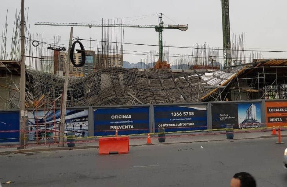 Derrumbe en construcción deja cuatro lesionados en Monterrey