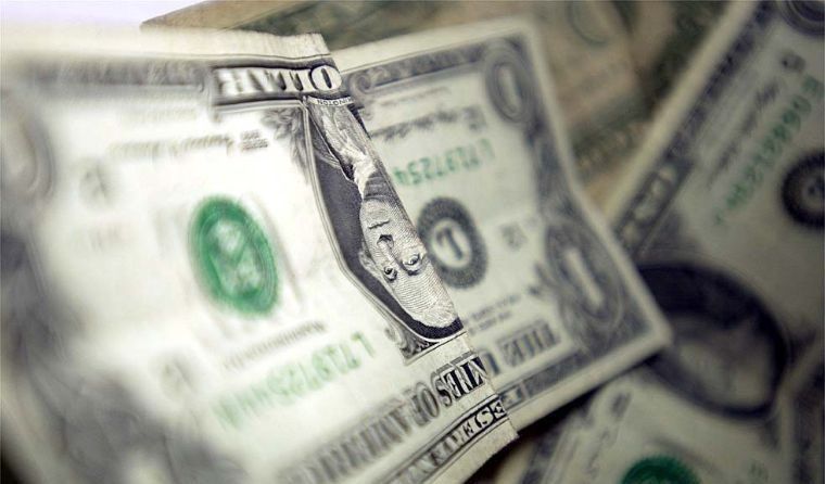 Peso cae ante incertidumbre por TLC