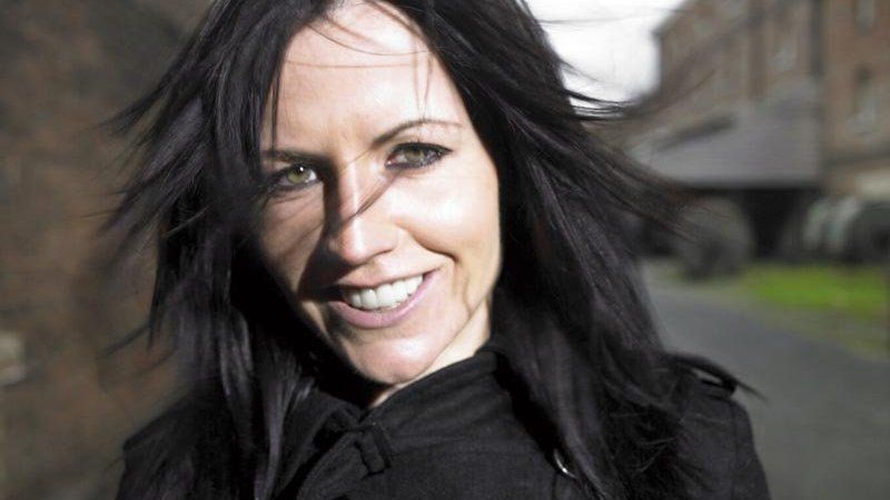 Dolores O'Riordan murió por ahogamiento tras intoxicación con alcohol - dolores-o-riordan-the-cranberries