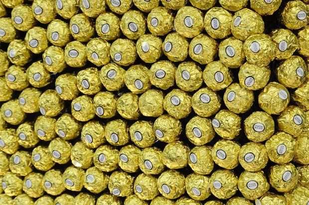 Roban camión con cinco toneladas de Ferrero Rocher en Guanajuato